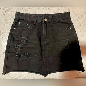 SHEIN black mini-skirt